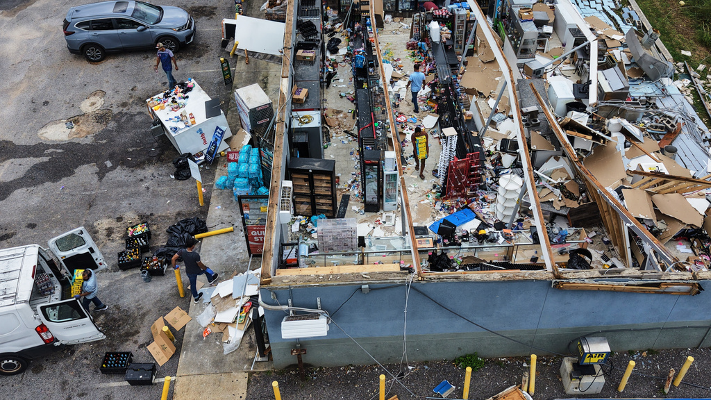 4 dead from storm as Isaias brings threat of floods across the Southeast